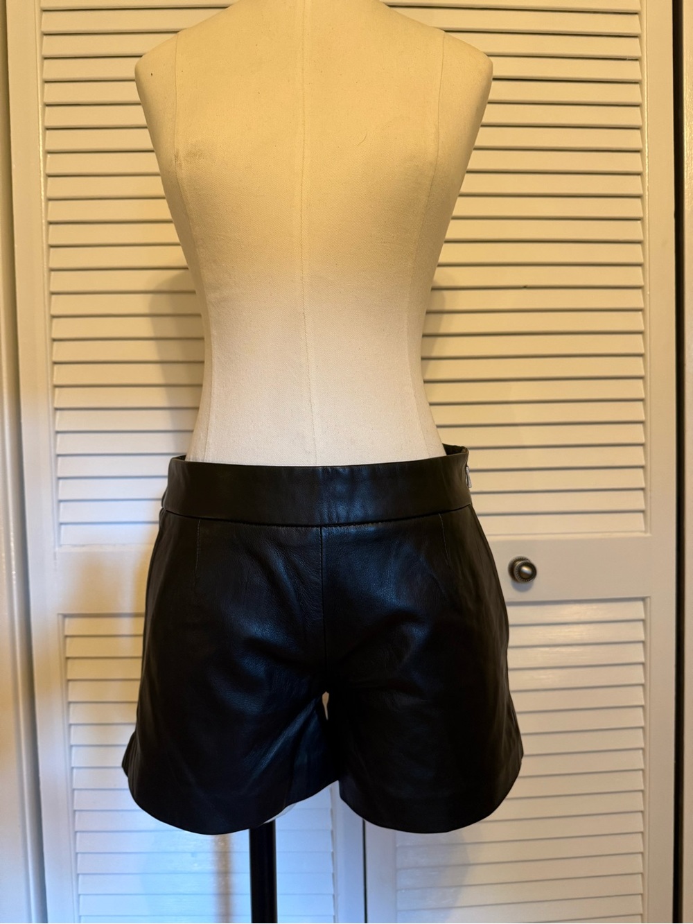 Sezane Black Leather-Look Women's Shorts